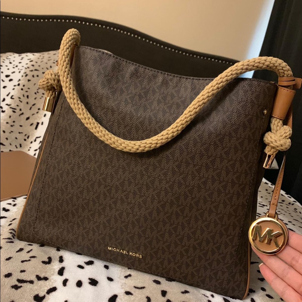 Michael Kors Isla